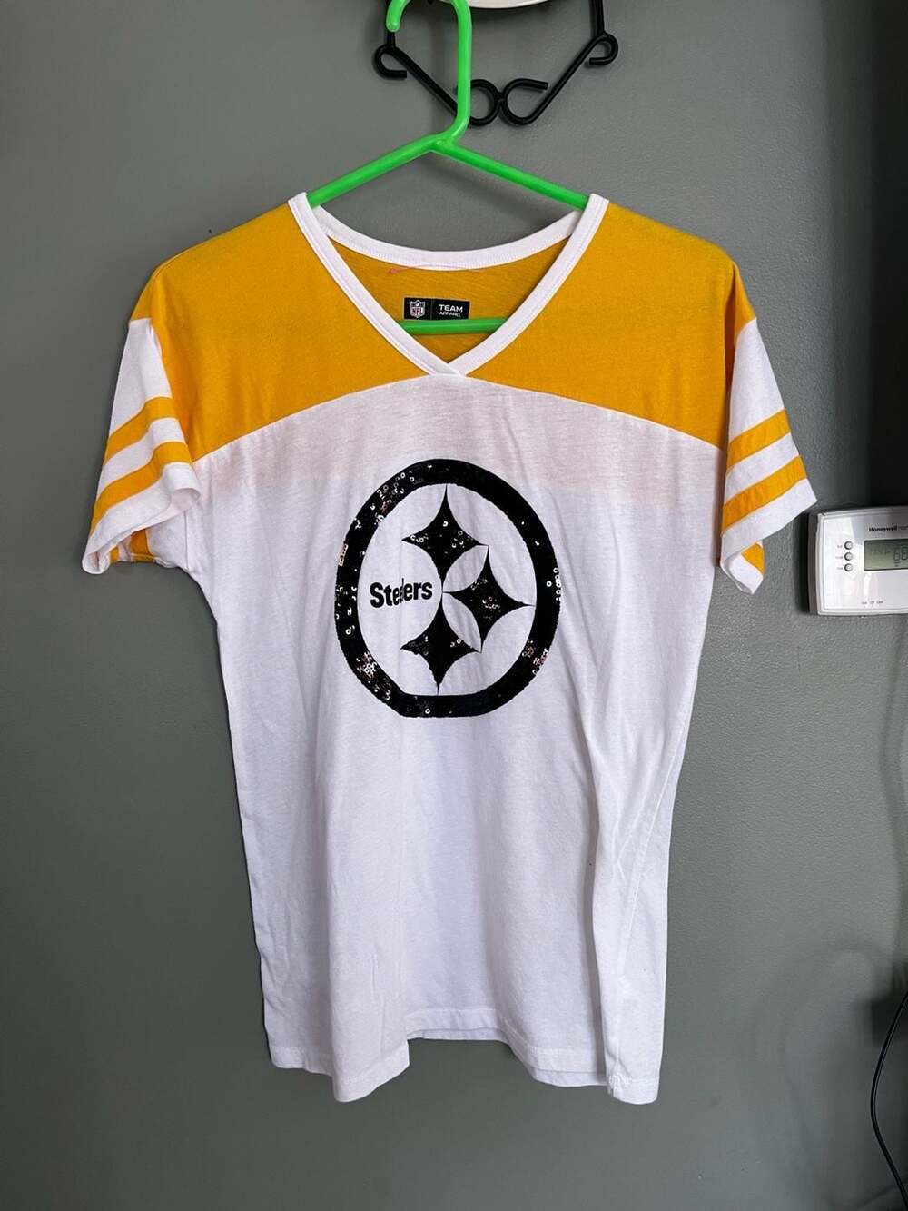 NFL Pittsburgh Steelers Women's Sequin Logo V-Neck Performance T-Shirt 12-14